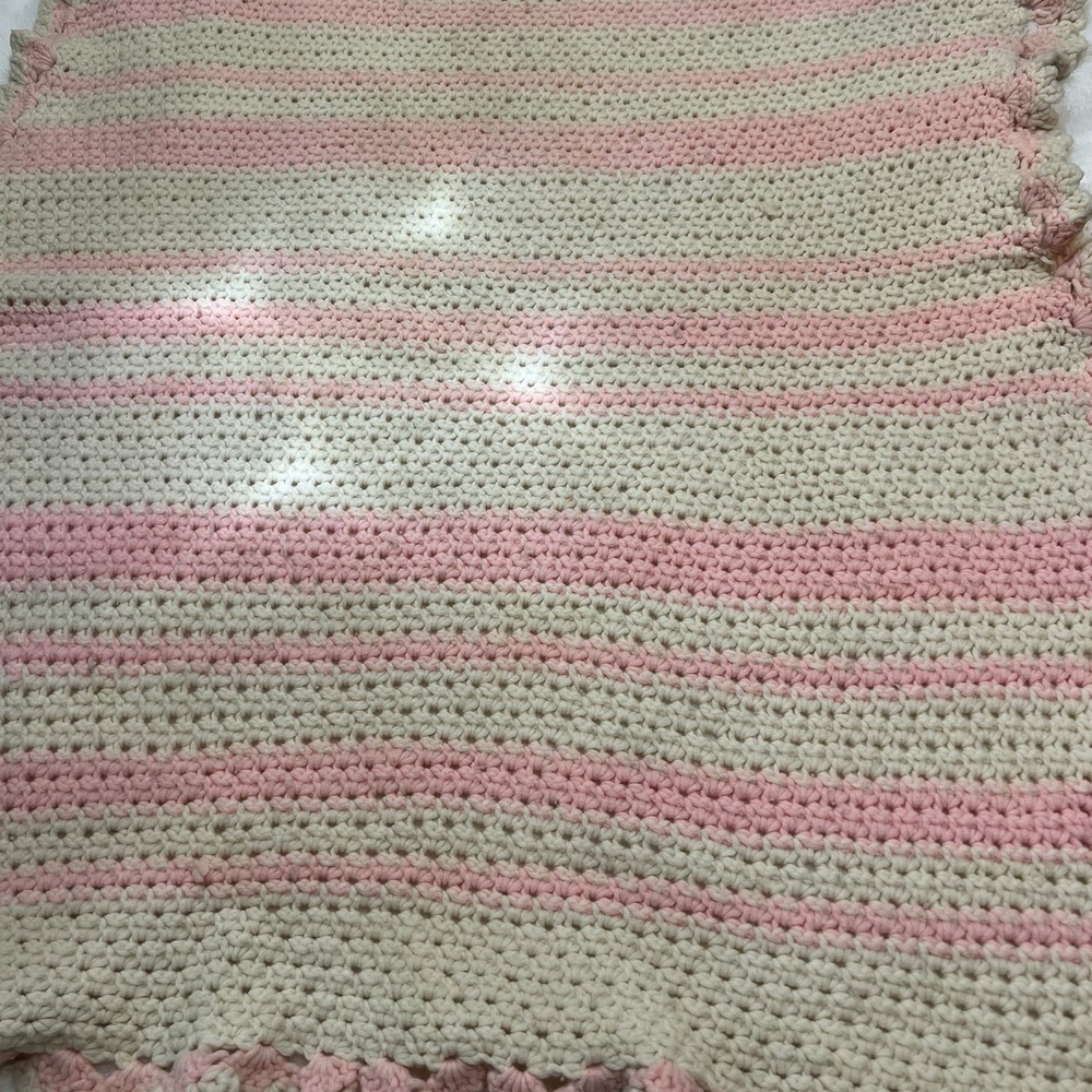 Handmade Crochet Knit Baby Lap Blanket Ivory Pink Cottagecore Granny 41x34‎ - Picture 5 of 6